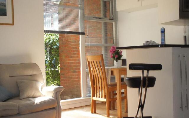 Rotherhithe apartment near park and river