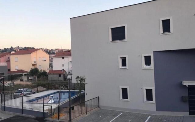 Luxury Apartment Ani with Pool 100m to See