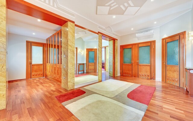 Royal Apartments Dream