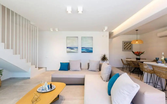 Villa Daphne-Naiades/ 2 bedrooms,luxury,beachfront