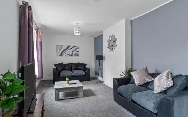 Spacious Holiday Home & Plymouth Pier & Free Parking