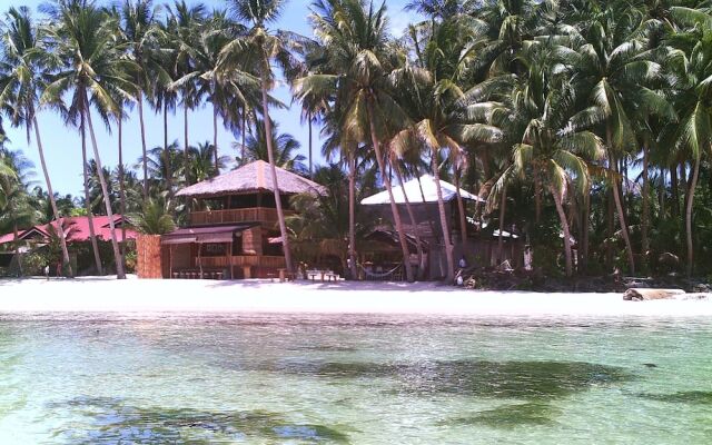 Jjs Backpackers Village