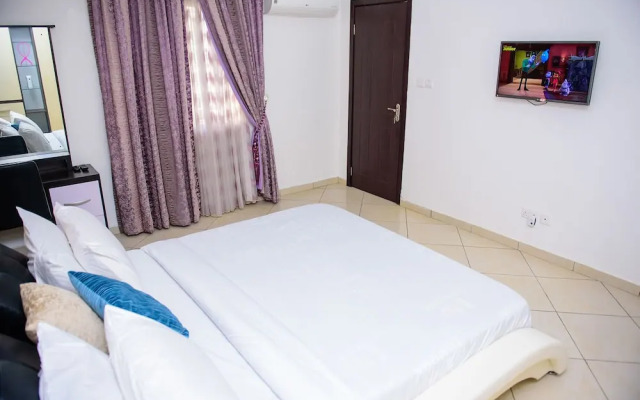 Furnished 4 Beds Semi-det House in Abuja, Nigeria