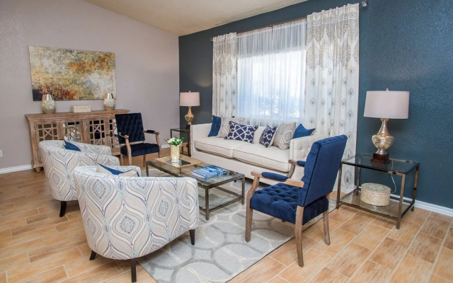 Luxury 6BR 10min to LV Strip Sleeps 20 - photo 4
