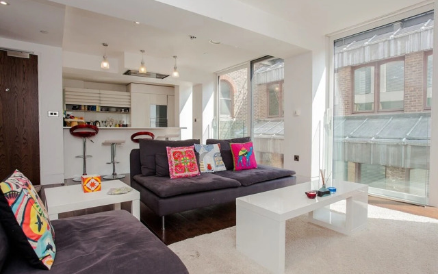 Exquisite 2 Bedroom Apartment In Bank