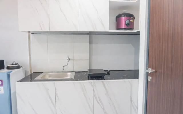 Cozy And Homey Studio At Riverdale Apartment