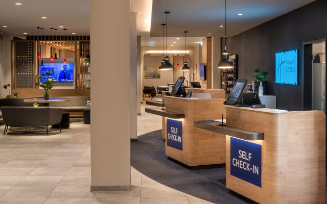 Holiday Inn Express Munich North by IHG