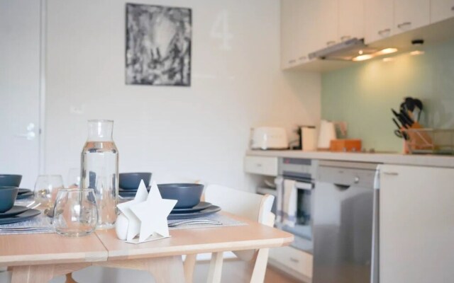 Modern 2 Bedroom Apartment Close To Beach and City