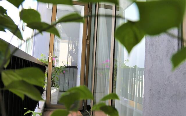 Flower Beachstay & Coffee