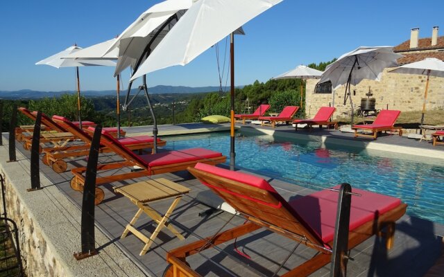 Le Pressoir De La Deveze