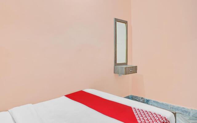 OYO Flagship 80598 Aditya Guest House