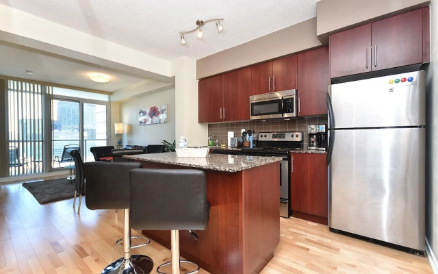 Applewood Suites - Luxury Condo