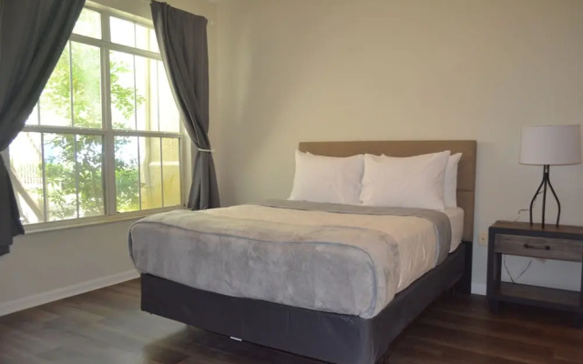 Stylish Condo Near Clearwater's Beach