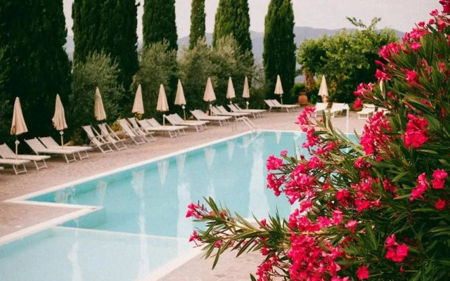 Hotel Fattoria degli Usignoli and Residence