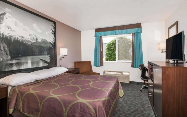 Super 8 By Wyndham Gresham Portland Area OR