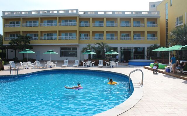 AVA Hotel Jeju Hamdeok