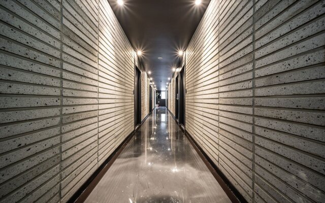 Goyang (Jugyo) Stay Bishop Hotel