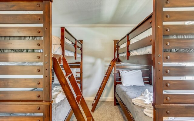 Sea Pearl 6 Bedroom Home