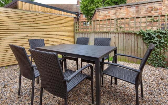 Piccadilly Place - 3 Bedroom House
