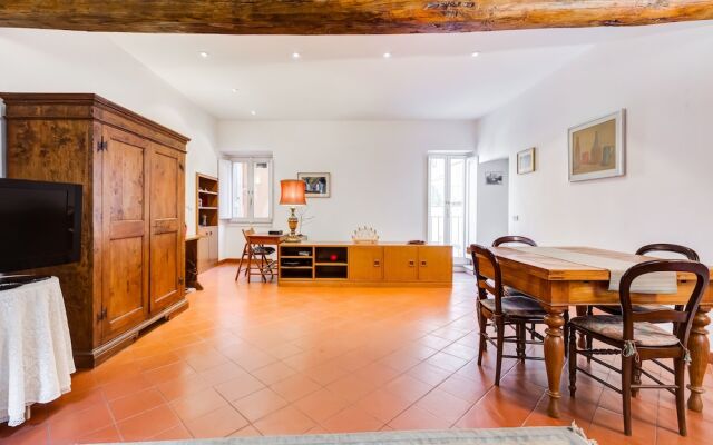 Wonderful Apartment Near The Trevi Fountain