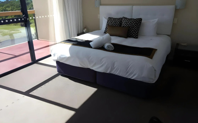 Diamond Island Resort & Penguin viewing