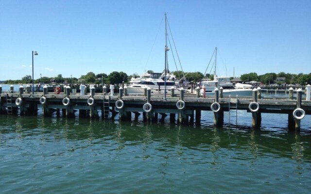 The Harbor Front Inn