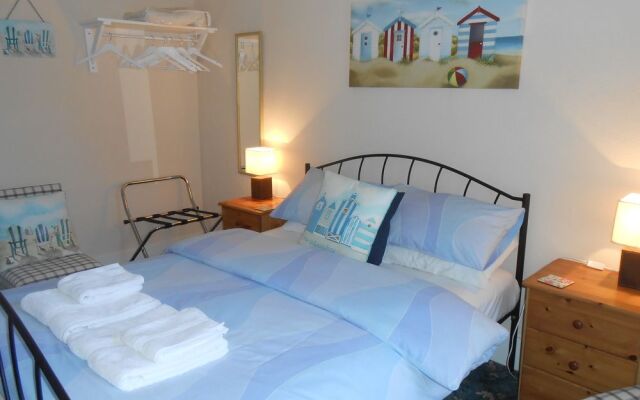 Hotel the Triton Guesthouse