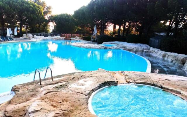 Charmant T2 climatisé avec belle vue , Golf de Pont-Royal