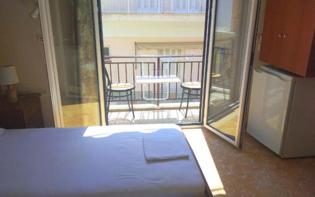 Rooms-Studio Anagnostou