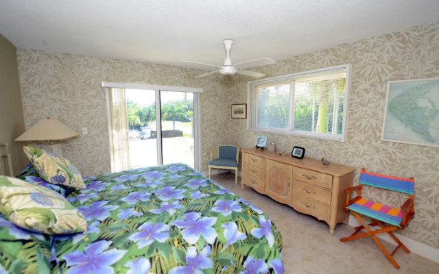 Spanish Cay A8 by RedAwning