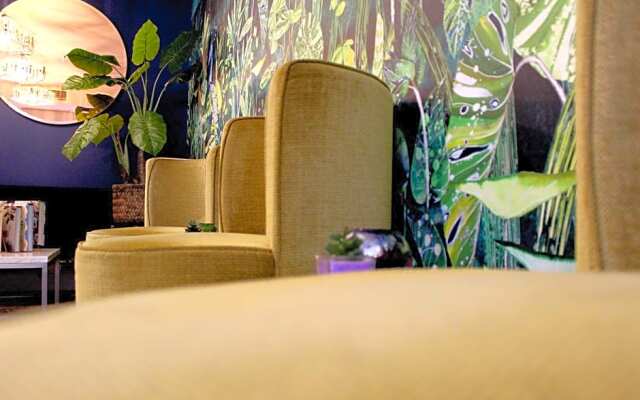 1 Craven Hill Gardens