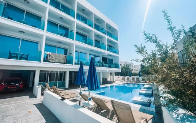 Sunny Blue Hotel
