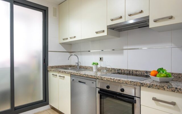 Large Terrace Apartment and near the Pool Ref 38