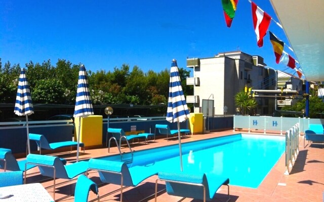 Hotel Holiday