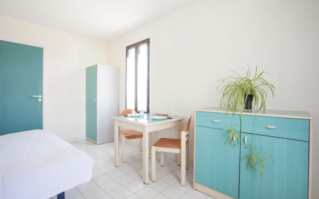 Residence Sous les Pins (by Popinns)