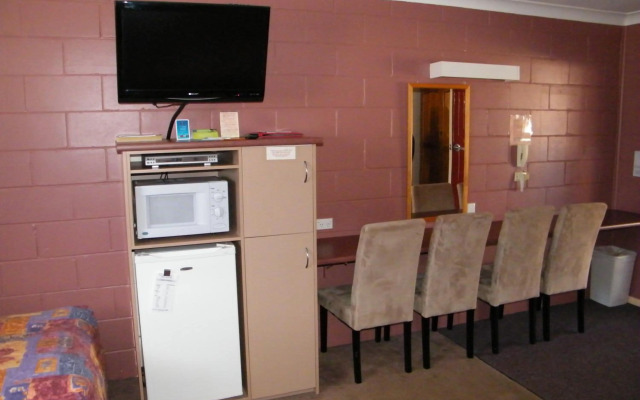 The Clansman Motel