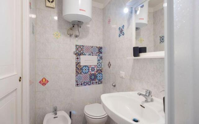 Bobbò House III, a balcony in the heart of Naples