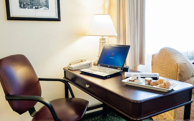 Holiday Inn Montreal Longueuil by IHG