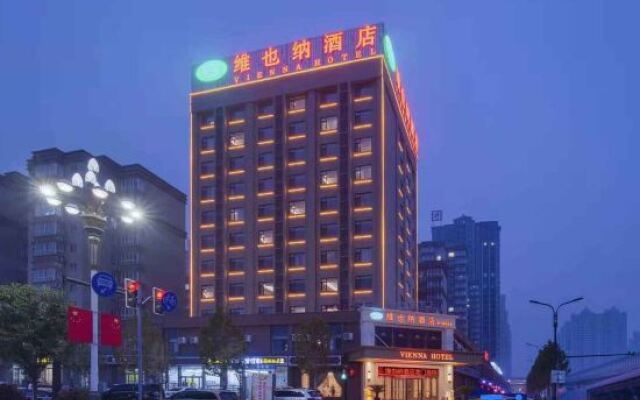 Vienna Hotel (Luoyang Longmen High Speed Railway Station)