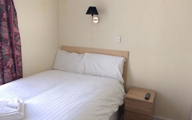 Lockyer House BB