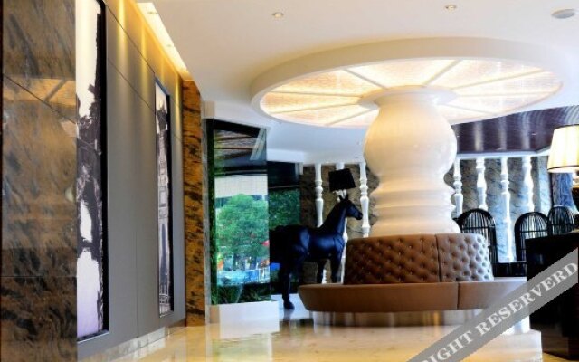 Yijia East Pinwei Hotel