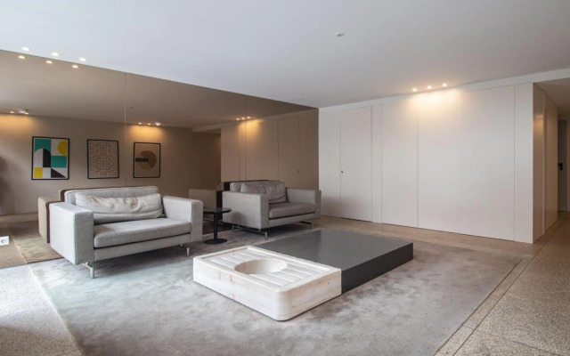 Stunning Apartment w/ Free Parking by LovelyStay