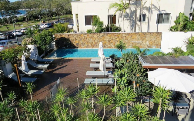 Bayview Beachfront Apartments, in town right on the beach