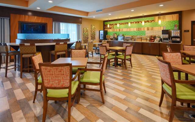 Best Western Plus Flatonia Inn