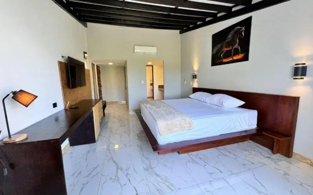 Hotel Tesoro Beach