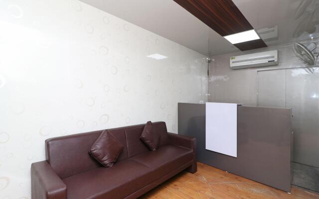 OYO 377 Hotel Excellent