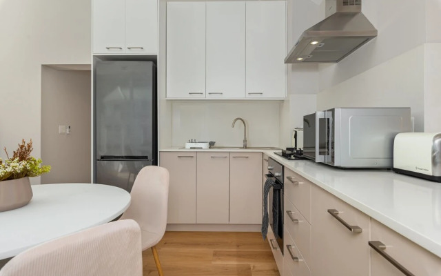 Varsam Court 13