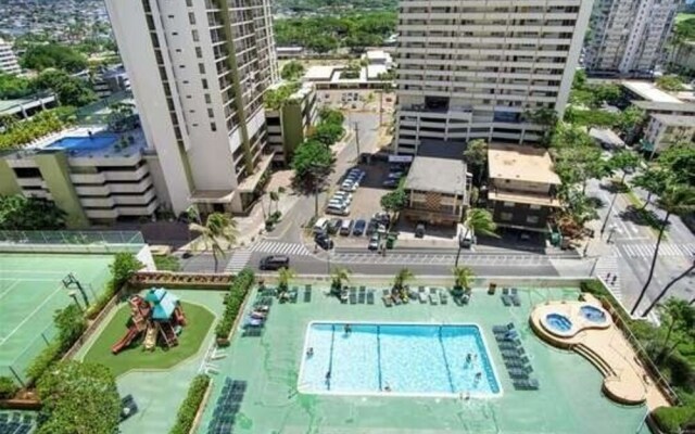 Gorgeous High Rise Waikiki Condo with Ocean and Diamond Head Views by Koko Resort Vacation Rentals