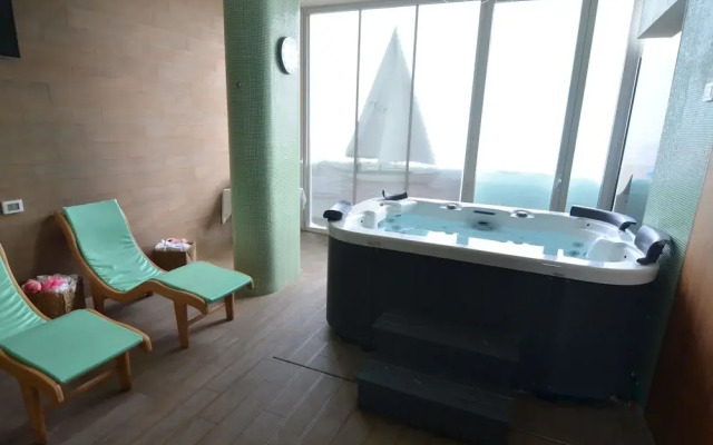 Modern Apartment in Rimini Italy with Hot Tub