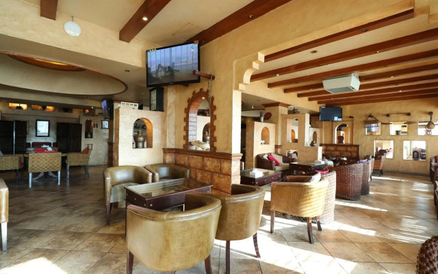 OYO 112 Semiramis Hotel